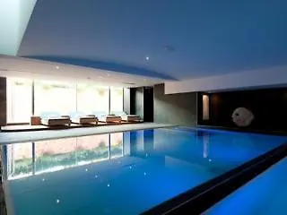 アングレテーレ パリ